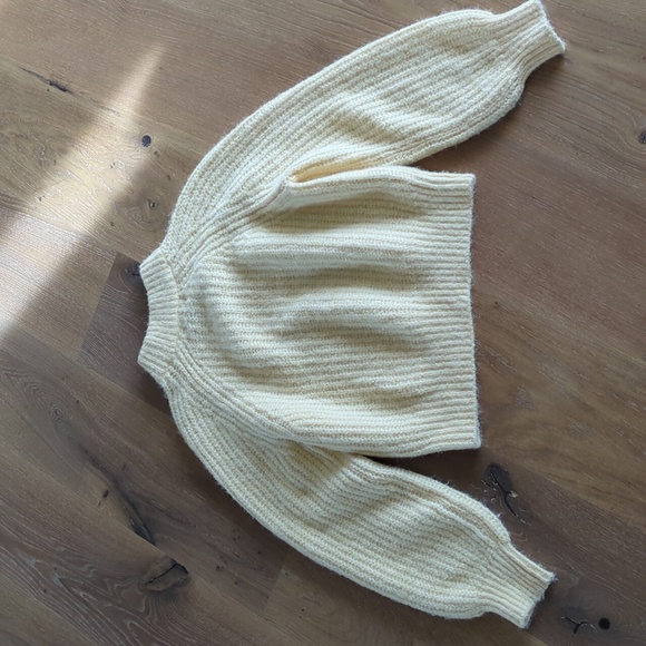 Knit sweater size small cream/off white color - Picture 6 of 6